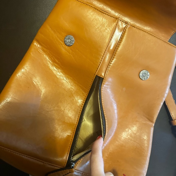 Leather backpack - Picture 3 of 4